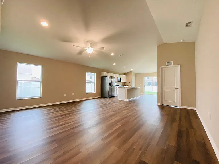 223 Hibiscus St — Photo 15