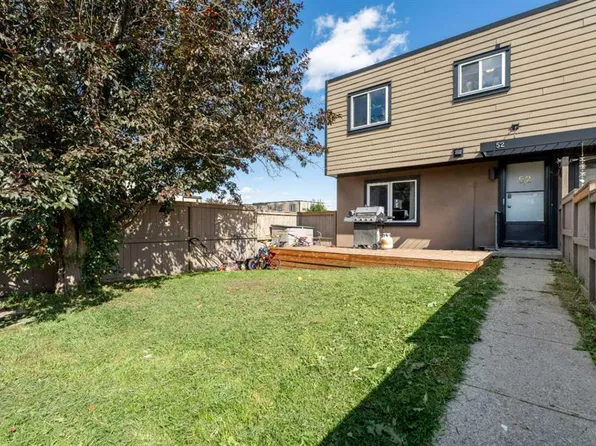 3809 W 45th St SW #52, Calgary, AB T3E 3H4