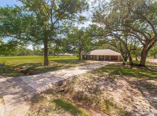 25735 Oak Aly, Holden, LA 70744