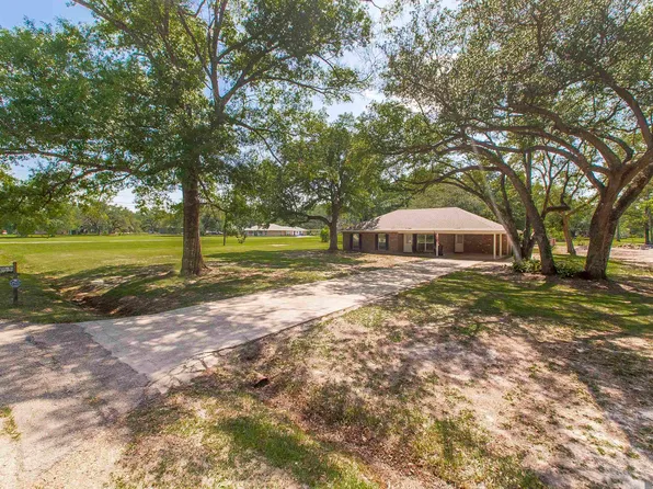 25735 Oak Aly, Holden, LA 70744