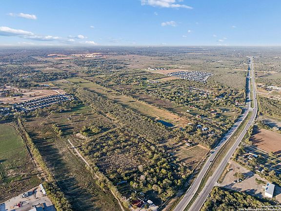 4th image of 3476 S Loop 1604 East