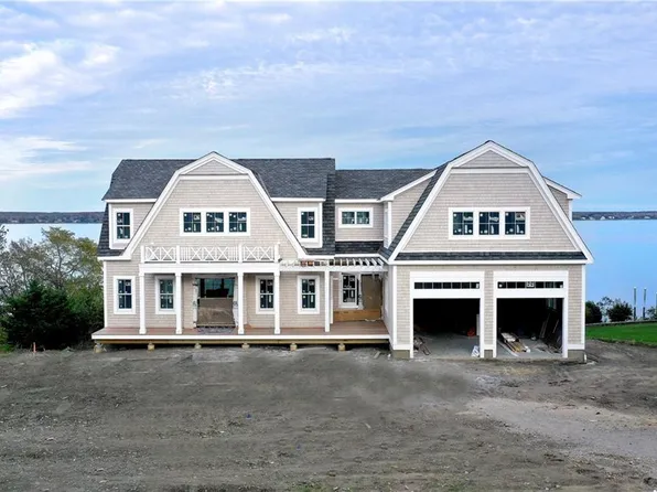 86 Lambie Cir, Portsmouth, RI 02871