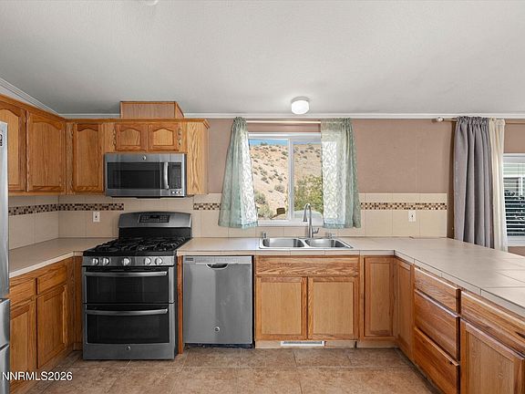 3rd image of 249 Miriam Way