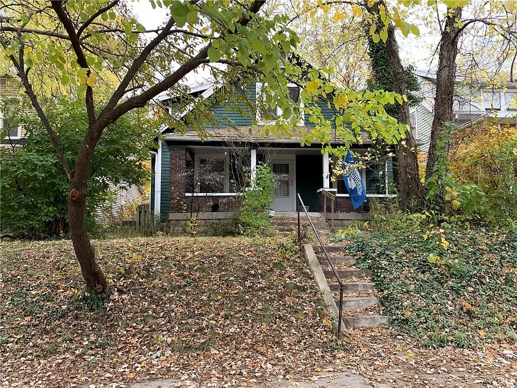 426 N Riley Ave photo 1