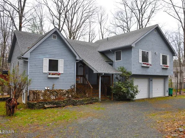 84 Aspen Ridge Dr, Hawley, PA 18428