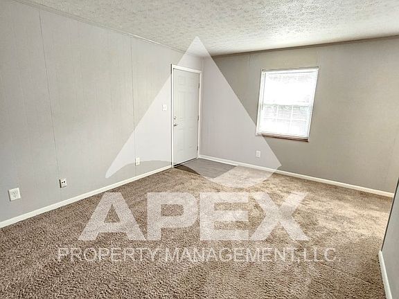 4th image of 301 Dahlia Dr NE #7