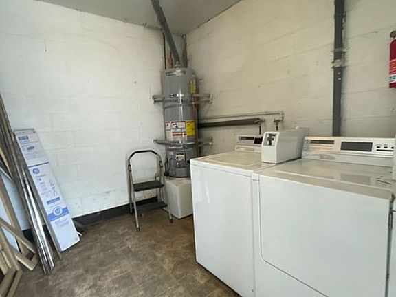 5th image of 1561 W 204th St APT 4
