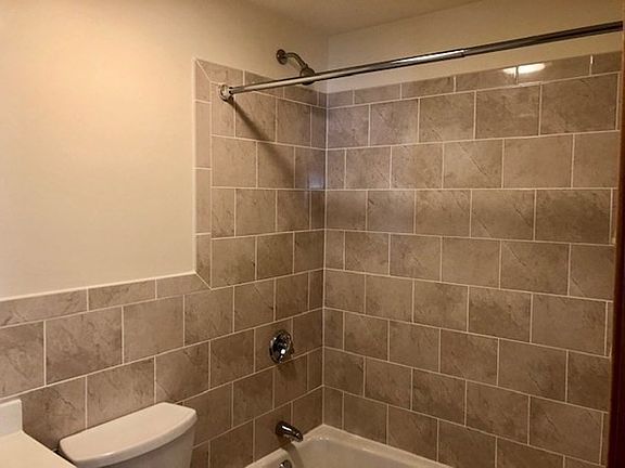 5th image of 422 Sea St #1