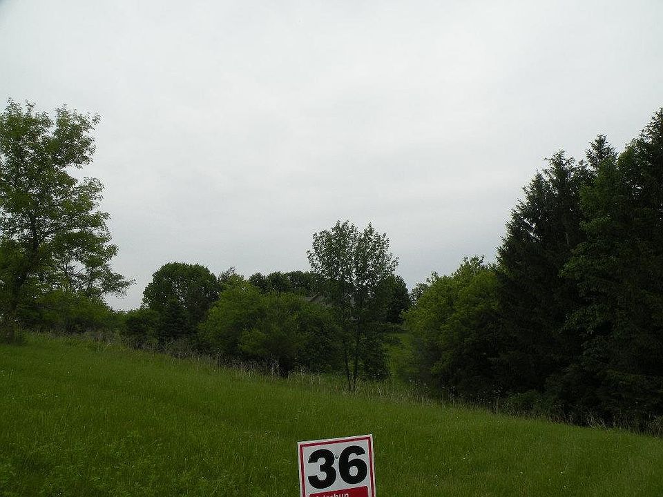 1st image of 301 Drumlin Loop