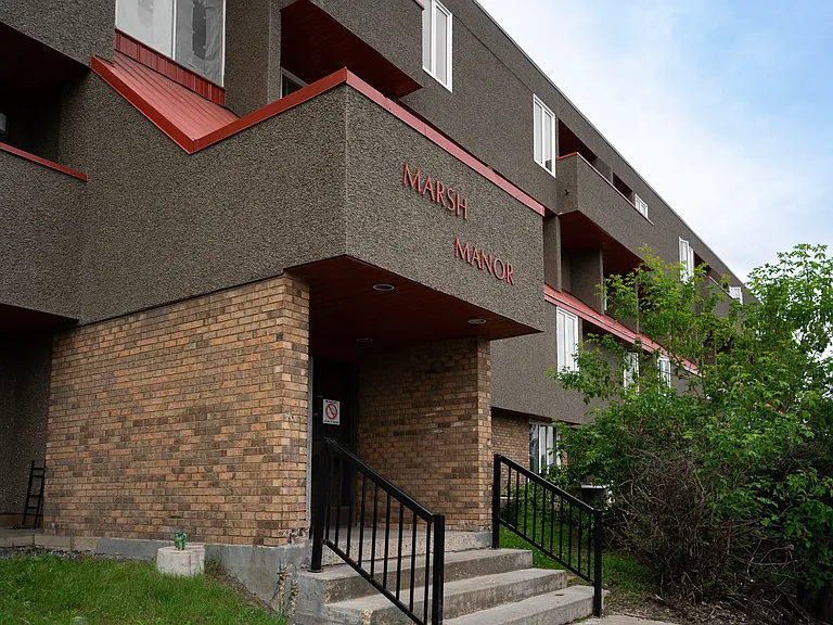 450 Ross Haven Dr — Photo 2