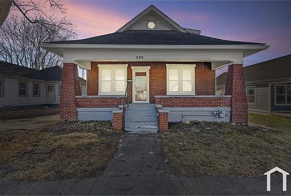 220 Clay St