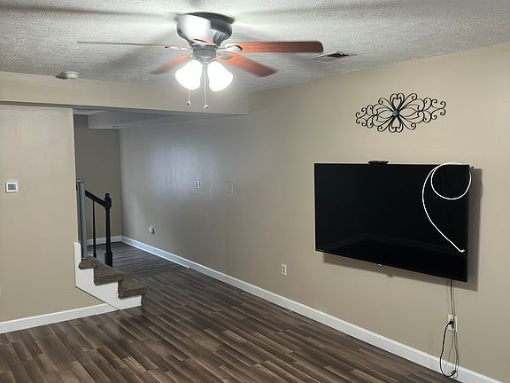 2nd image of 422 Sara Leigh Dr #2