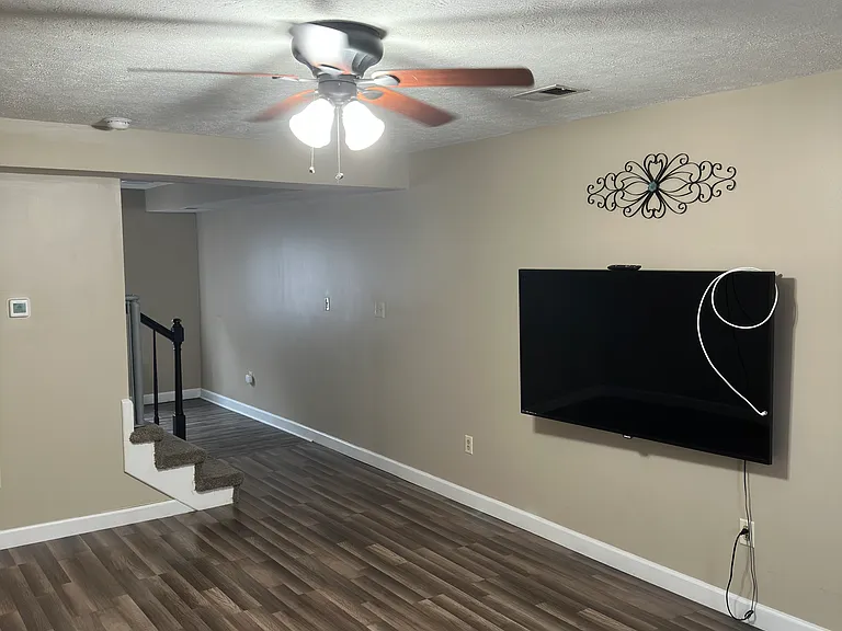 422 Sara Leigh Dr #2 — Photo 2