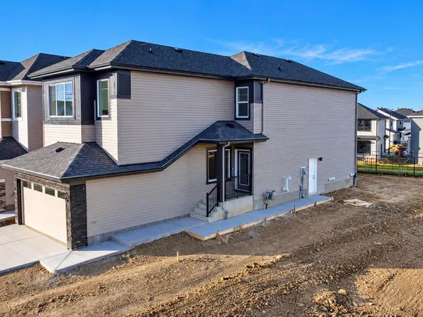 908 17th Ave NW, Edmonton, AB T6T 2N4