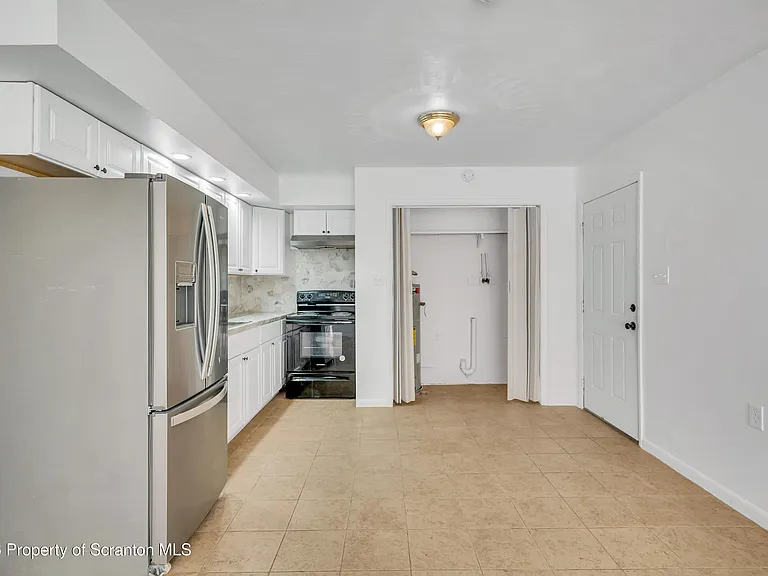 1213 Lori Ln — Photo 6