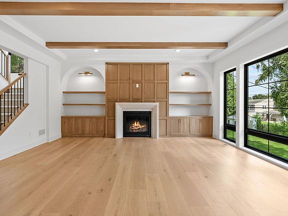 5th image of 5933 Ashcroft Ave