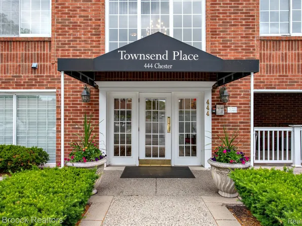 444 Chester St APT 420, Birmingham, MI 48009