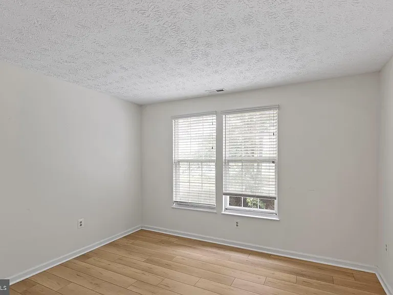 700 Orchard Overlook #203 — Photo 11