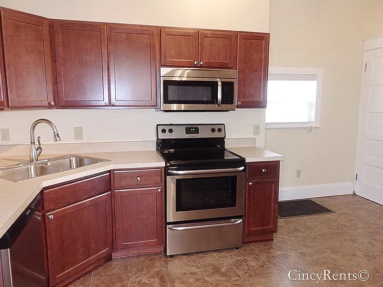 3645 Zinsle Ave — Photo 5
