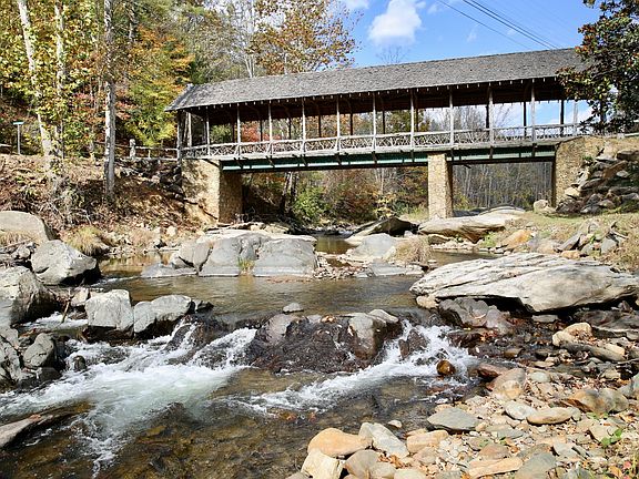2nd image of 595 Rock Creek Ridge Rd