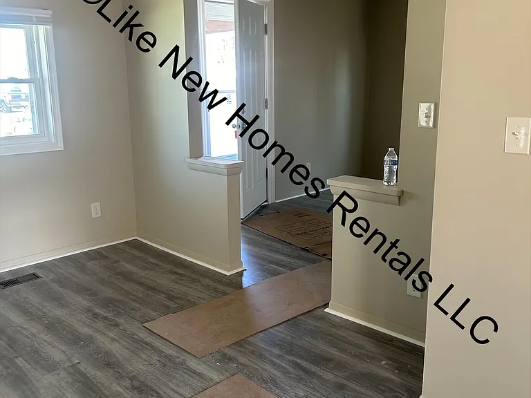 527 Fletcher St — Photo 9