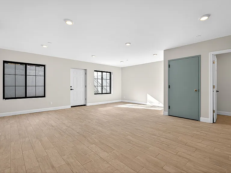 370 Baltic St #1B — Photo 9
