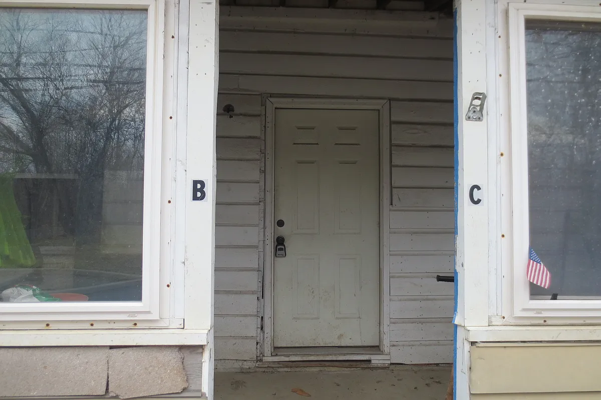 Building Photo - 34 Lake Ave #2
