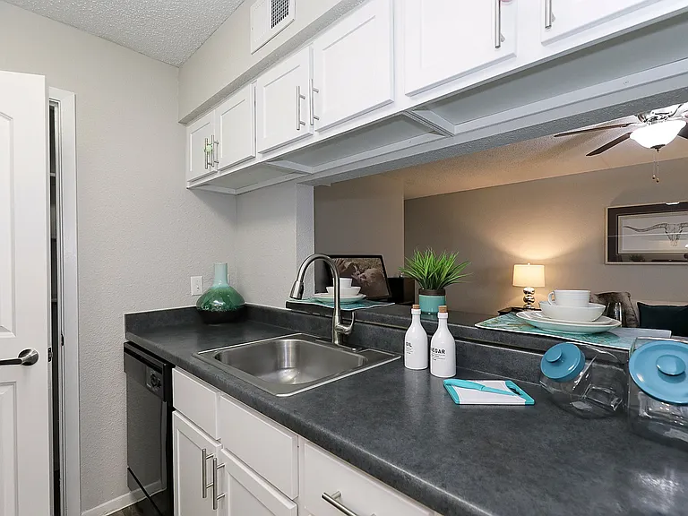 City Crest Apartments — Photo 87