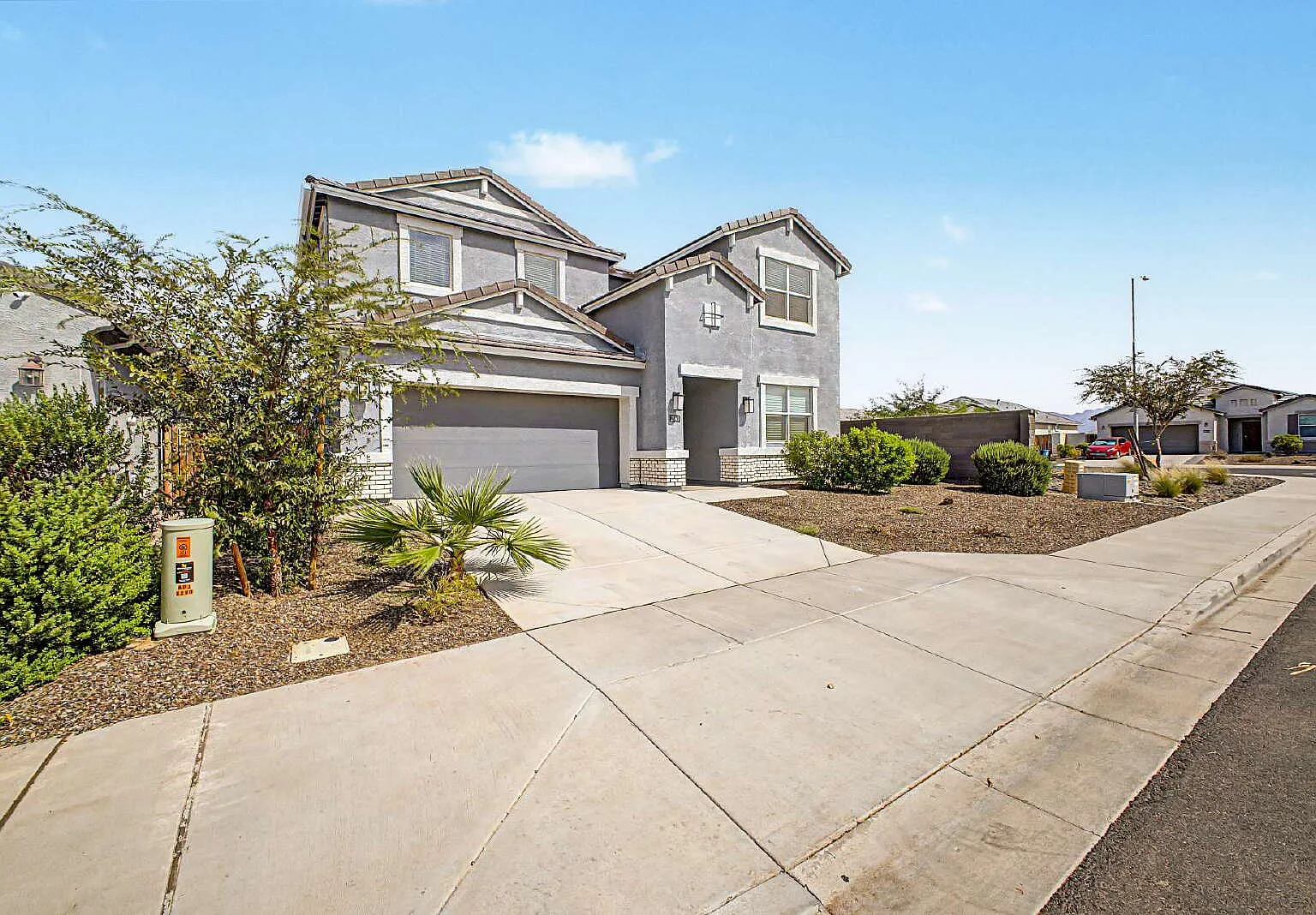 4 bed, 3.0 bath, 2492 sqft, $2,895 — Photo 3
