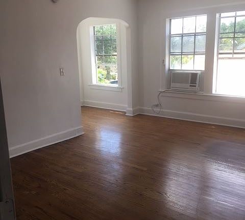 4th image of 177 NE 50th St APT 23