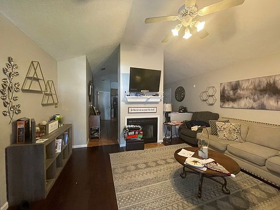 4th image of 919 Pine Cone Cir
