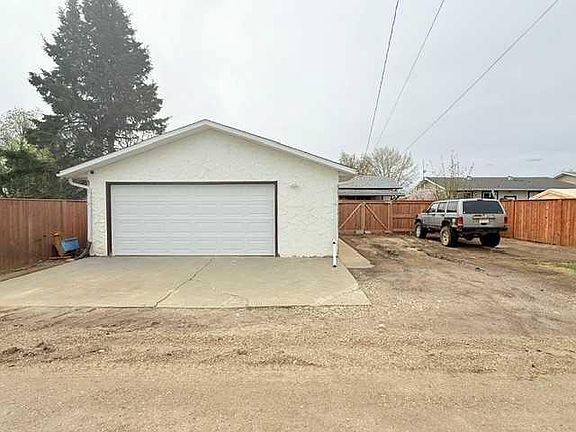 5th image of 4804 47th Ave