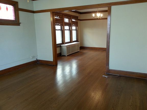3rd image of 2325 W Shakespeare Ave #2