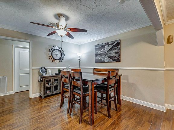 4th image of 2143 Theta St