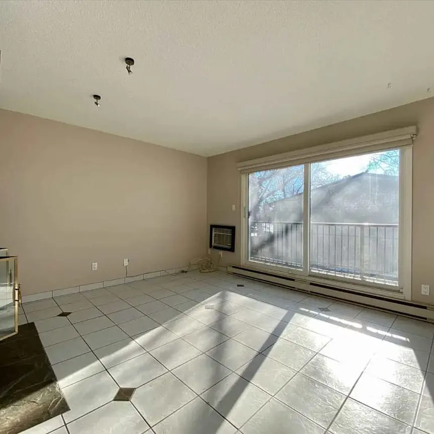 2 bed, 1.5 bath, 900 sqft, $2,000 — Photo 2