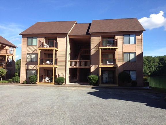 2nd image of 660 Montevista Rd #302