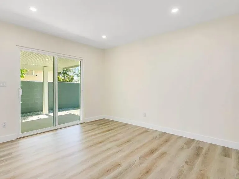 838 Madison Ave — Photo 9