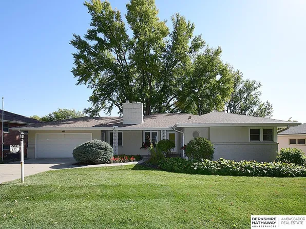 835 Parkwood Ln, Omaha, NE 68132