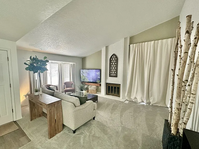 SW Summer Lake Dr — Photo 9