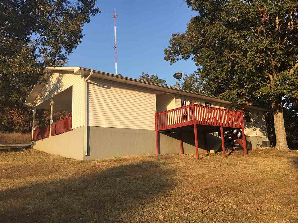 2nd image of 1317 White Oak Dr
