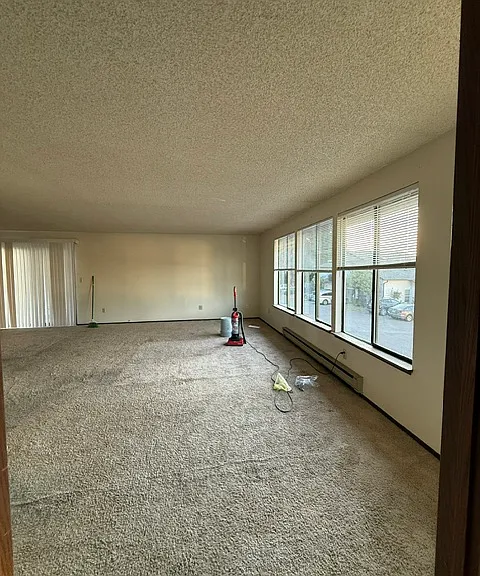 709 F Pl NE #3 — Photo 8