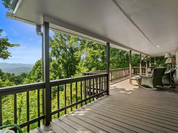 1126 Woodland Hts, Franklin, NC 28734