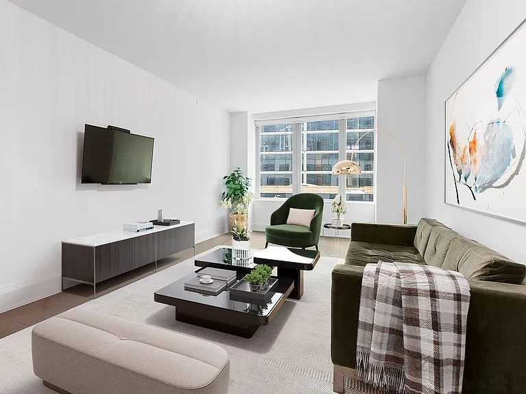 50 Riverside Blvd #4S — Photo 1