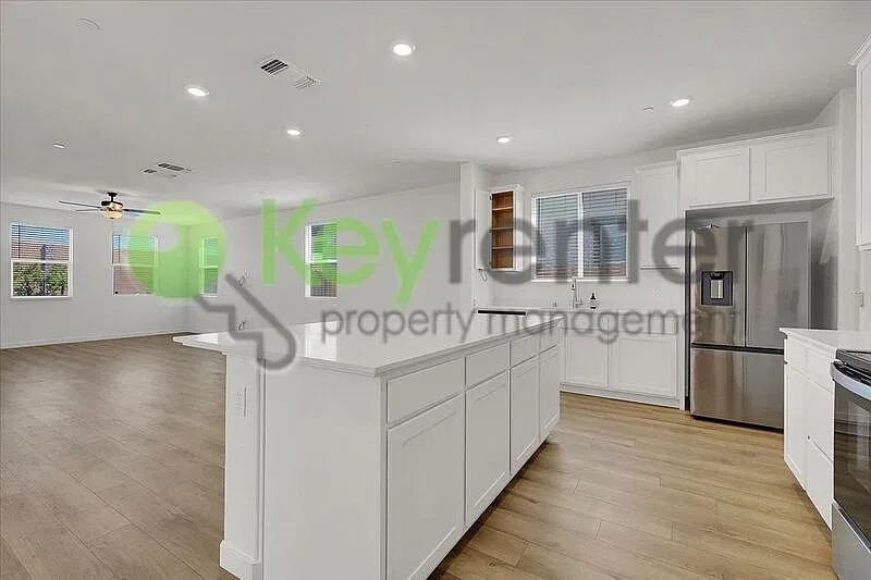 4 bed, 2.5 bath, 2102 sqft, $3,000 — Photo 1