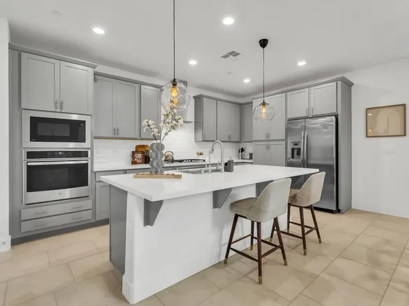 (undisclosed Address), Elk Grove, CA 95757