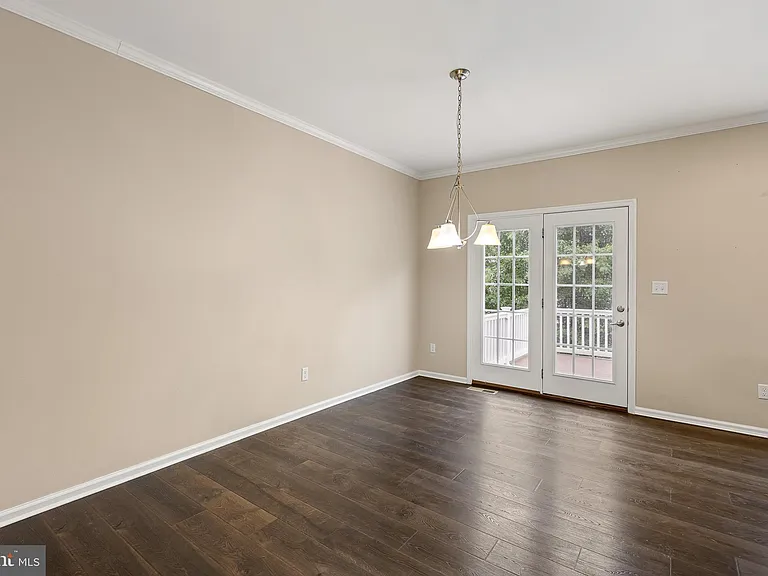 1220 Carrick Ct — Photo 9