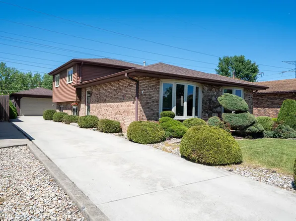 5922 W 75th Pl, Burbank, IL 60459