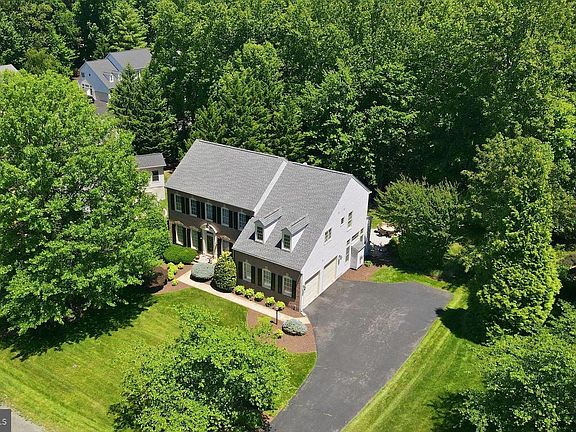 3rd image of 13175 Amblewood Dr