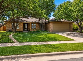 9710 Norfolk Ave, Lubbock, TX 79423