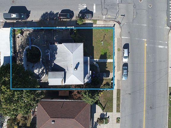 3rd image of 2404 E 66th St